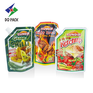Sachet à bec verseur latéral pour sauce et ketchup