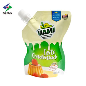 Sachet à bec verseur pour le yaourt