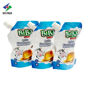 Sachet à bec verseur pour le yaourt