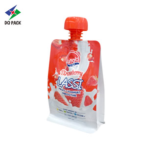 Sachet à bec verseur pour le yaourt