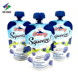 Sachet à bec verseur pour le yaourt